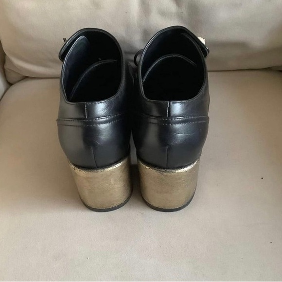 Chanel Calfskin Ankle Boots with Pearl accents Size 39 in box with 2 dust bags - Picture 8 of 9